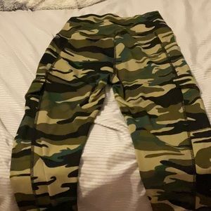 Camo cargo leggings (super comfy)